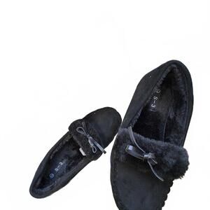 Black Women's Moccasins with Faux Fur Lining and Bow Detail, Size 7, NEW!